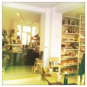 epicerie-saint-sabin-intérieur