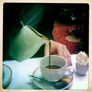 Angelina-Paris-chocolat-chaud