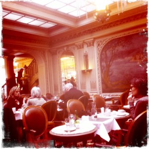 Angelina-Paris-salle