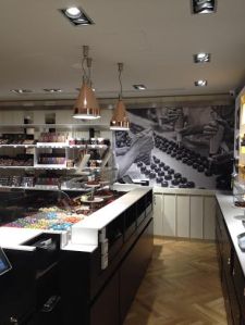 Petite-manufacture-Cluizel-Neuilly-1