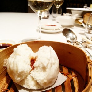 bun porc laqué Shang Palace Paris