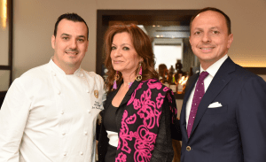 José Manuel Miguel, chef du Goust, Cristina Forner, Présidente de Marqués de Cáceres, et Enrico Bernardo, Meilleur Sommelier du Monde 2004