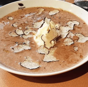 Velouté de châtaignes à la truffe d'été foodwineandstyle artisan de la truffe bhv